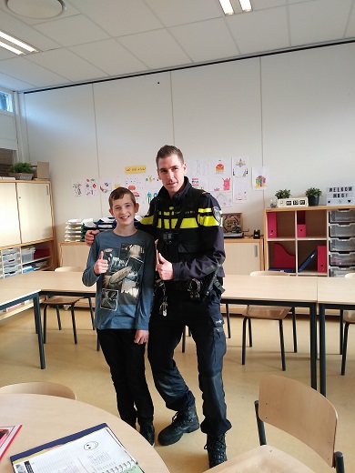 Mike uit MB6 op stap met politievlogger Jan WIllem